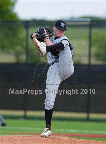 Thumbnail 2 in North Lamar vs. Kennedale (Texas 3A Region II Playoffs) photogallery.
