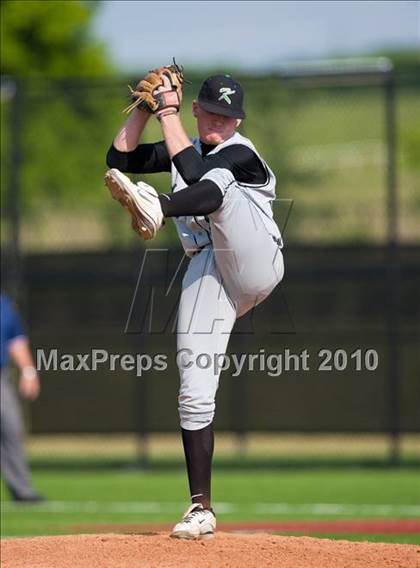 Thumbnail 1 in North Lamar vs. Kennedale (Texas 3A Region II Playoffs) photogallery.