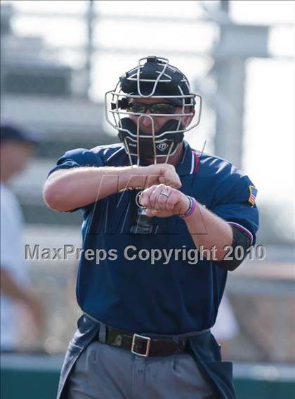 Thumbnail 1 in North Lamar vs. Kennedale (Texas 3A Region II Playoffs) photogallery.