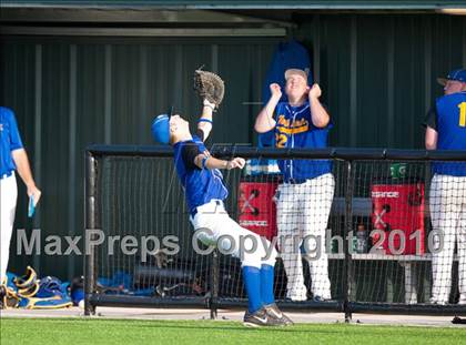Thumbnail 3 in North Lamar vs. Kennedale (Texas 3A Region II Playoffs) photogallery.