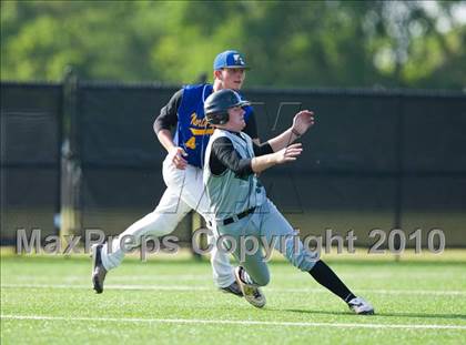 Thumbnail 1 in North Lamar vs. Kennedale (Texas 3A Region II Playoffs) photogallery.