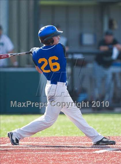 Thumbnail 3 in North Lamar vs. Kennedale (Texas 3A Region II Playoffs) photogallery.