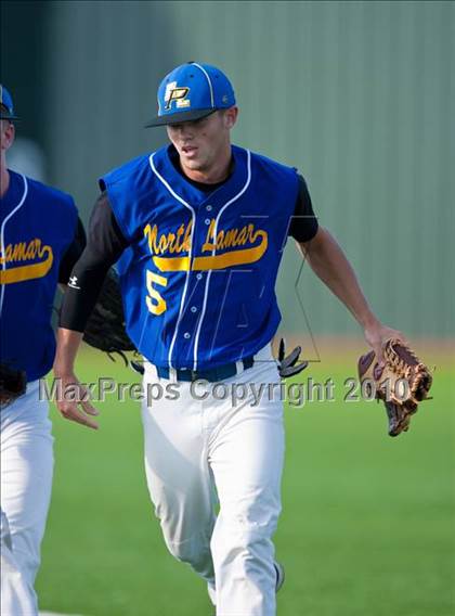 Thumbnail 3 in North Lamar vs. Kennedale (Texas 3A Region II Playoffs) photogallery.