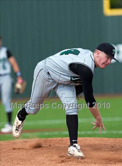 Thumbnail 1 in North Lamar vs. Kennedale (Texas 3A Region II Playoffs) photogallery.