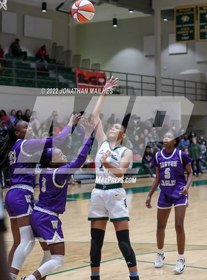 Thumbnail 1 in Ponchatoula vs Warren Easton (MLK Main Event) photogallery.