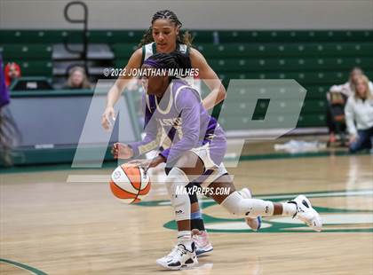 Thumbnail 2 in Ponchatoula vs Warren Easton (MLK Main Event) photogallery.