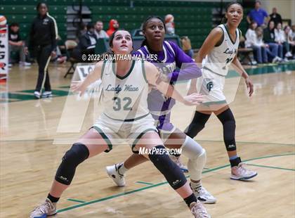 Thumbnail 2 in Ponchatoula vs Warren Easton (MLK Main Event) photogallery.