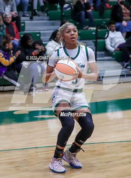 Thumbnail 3 in Ponchatoula vs Warren Easton (MLK Main Event) photogallery.