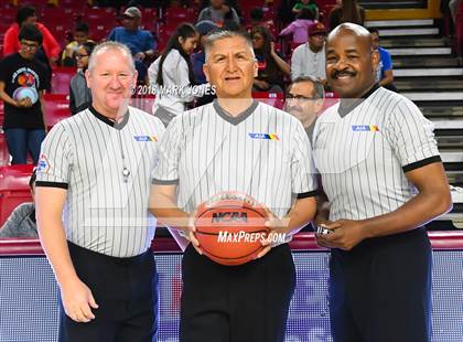 Thumbnail 3 in Chinle vs. San Carlos - Native American Basketball Classic photogallery.