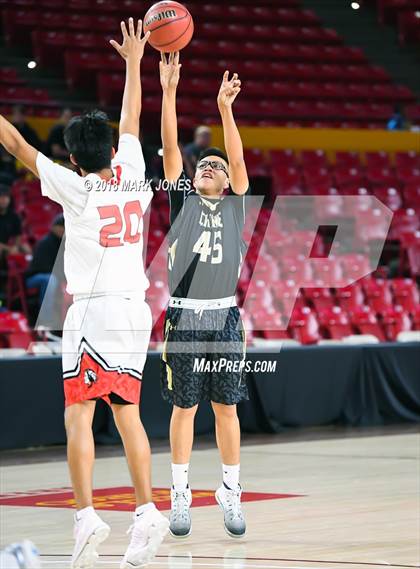 Thumbnail 3 in Chinle vs. San Carlos - Native American Basketball Classic photogallery.