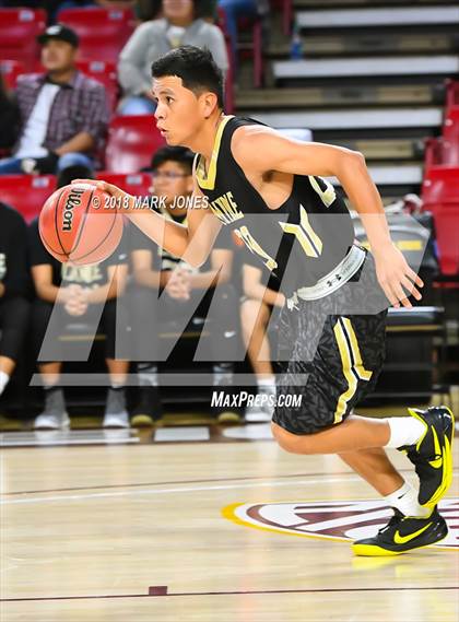 Thumbnail 3 in Chinle vs. San Carlos - Native American Basketball Classic photogallery.