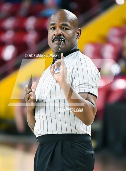 Thumbnail 1 in Chinle vs. San Carlos - Native American Basketball Classic photogallery.