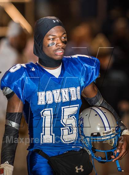 Thumbnail 3 in Charlotte Catholic vs. Statesville (NCHSAA 3AA West Final) photogallery.