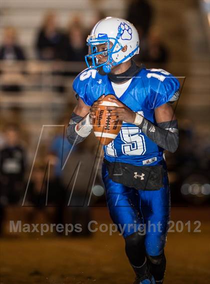 Thumbnail 1 in Charlotte Catholic vs. Statesville (NCHSAA 3AA West Final) photogallery.