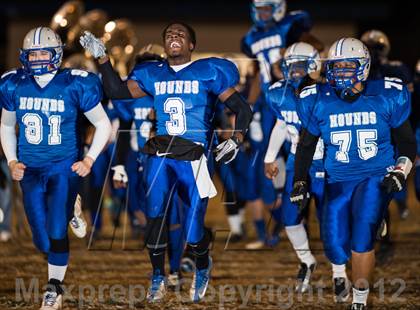 Thumbnail 2 in Charlotte Catholic vs. Statesville (NCHSAA 3AA West Final) photogallery.