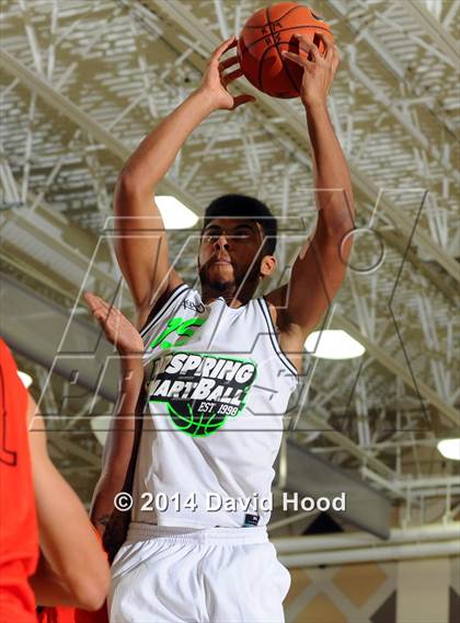 Thumbnail 1 in Urspring (Ulm, Germany) vs. Beverly Hills (MaxPreps Holiday Classic) photogallery.