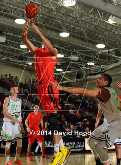 Thumbnail 2 in Urspring (Ulm, Germany) vs. Beverly Hills (MaxPreps Holiday Classic) photogallery.