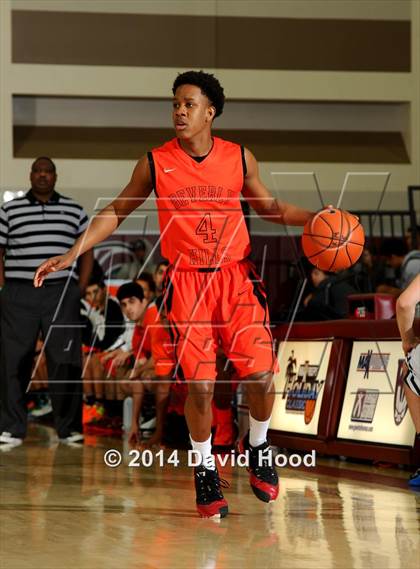 Thumbnail 3 in Urspring (Ulm, Germany) vs. Beverly Hills (MaxPreps Holiday Classic) photogallery.