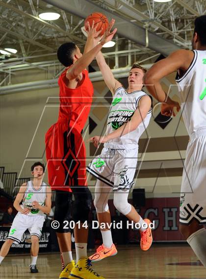 Thumbnail 3 in Urspring (Ulm, Germany) vs. Beverly Hills (MaxPreps Holiday Classic) photogallery.