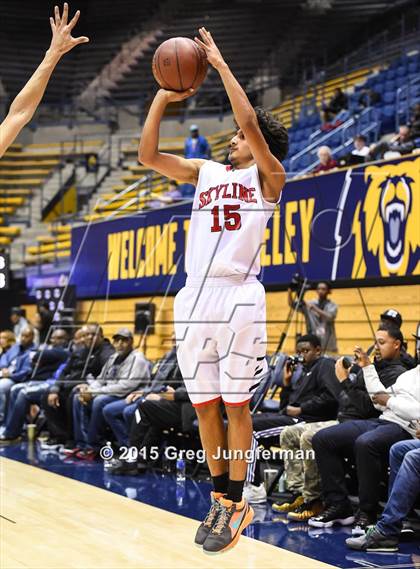 Thumbnail 3 in Skyline vs. Von Steuben (Oakland Legends Classic) photogallery.