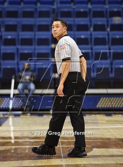 Thumbnail 2 in Skyline vs. Von Steuben (Oakland Legends Classic) photogallery.