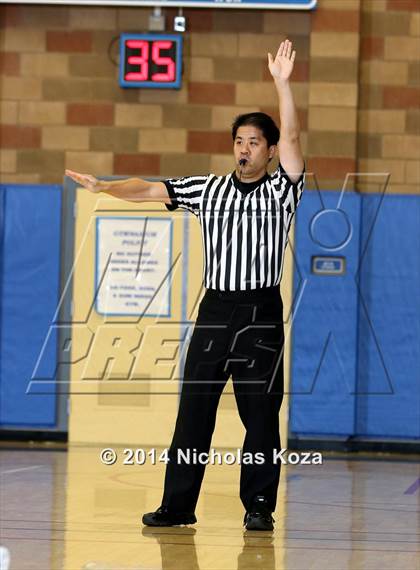 Thumbnail 3 in Windward vs. Dorsey (Jim Nakabara Classic) photogallery.