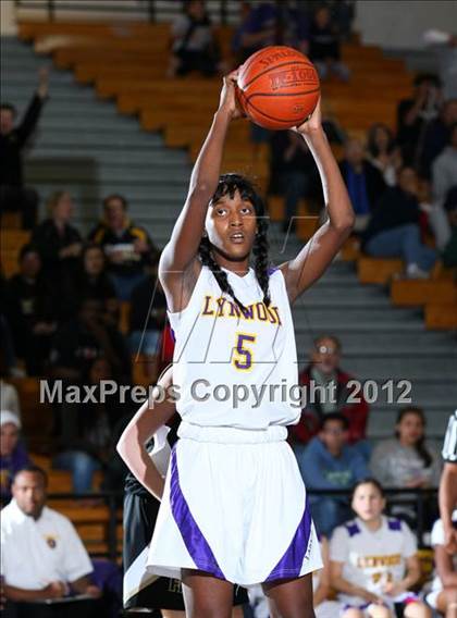 Thumbnail 3 in Lynwood vs. Foothill (CIF D2 SoCal Regional Playoffs) photogallery.