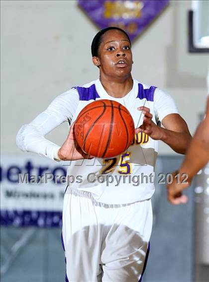 Thumbnail 3 in Lynwood vs. Foothill (CIF D2 SoCal Regional Playoffs) photogallery.