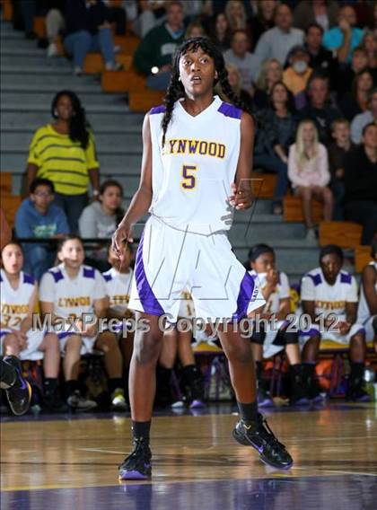 Thumbnail 1 in Lynwood vs. Foothill (CIF D2 SoCal Regional Playoffs) photogallery.