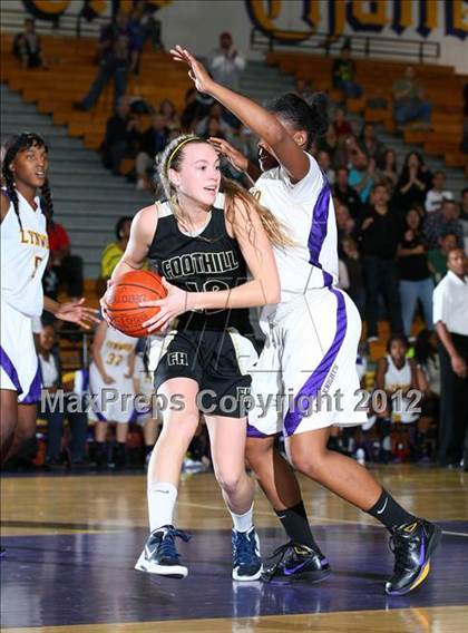 Thumbnail 2 in Lynwood vs. Foothill (CIF D2 SoCal Regional Playoffs) photogallery.