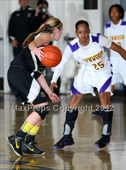 Thumbnail 1 in Lynwood vs. Foothill (CIF D2 SoCal Regional Playoffs) photogallery.