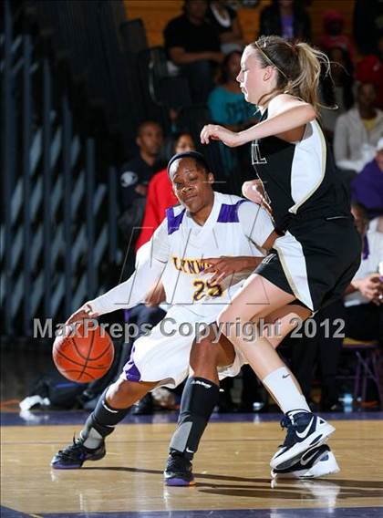 Thumbnail 1 in Lynwood vs. Foothill (CIF D2 SoCal Regional Playoffs) photogallery.