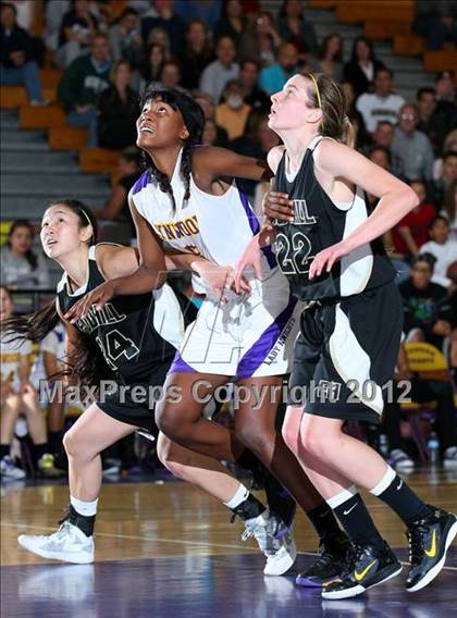 Thumbnail 3 in Lynwood vs. Foothill (CIF D2 SoCal Regional Playoffs) photogallery.