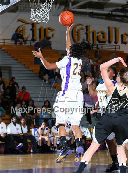 Thumbnail 1 in Lynwood vs. Foothill (CIF D2 SoCal Regional Playoffs) photogallery.