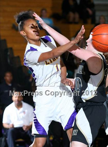 Thumbnail 2 in Lynwood vs. Foothill (CIF D2 SoCal Regional Playoffs) photogallery.