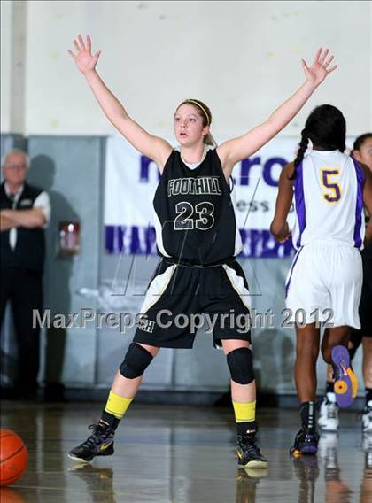 Thumbnail 1 in Lynwood vs. Foothill (CIF D2 SoCal Regional Playoffs) photogallery.