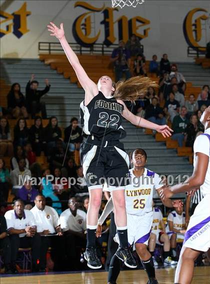Thumbnail 3 in Lynwood vs. Foothill (CIF D2 SoCal Regional Playoffs) photogallery.
