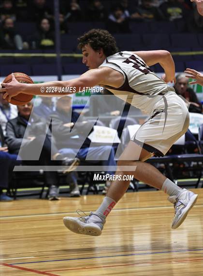 Thumbnail 2 in Alexander vs. Byron-Bergen (NYSPHSAA Section 5 Class C2 Final) photogallery.