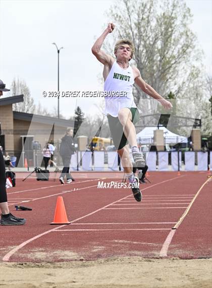 Thumbnail 3 in Boulder Invitational photogallery.