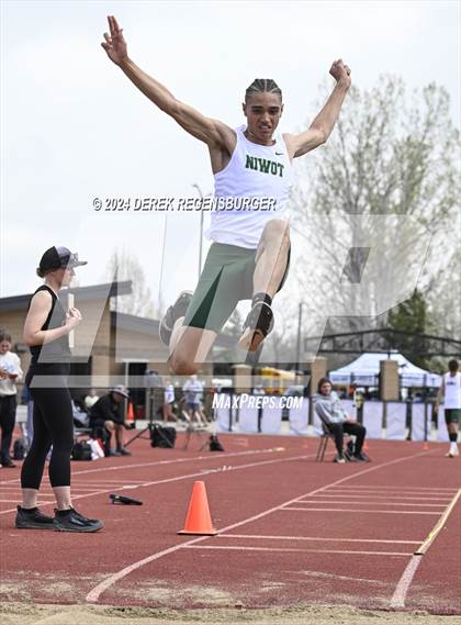 Thumbnail 2 in Boulder Invitational photogallery.