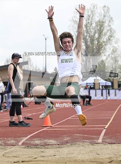 Thumbnail 2 in Boulder Invitational photogallery.