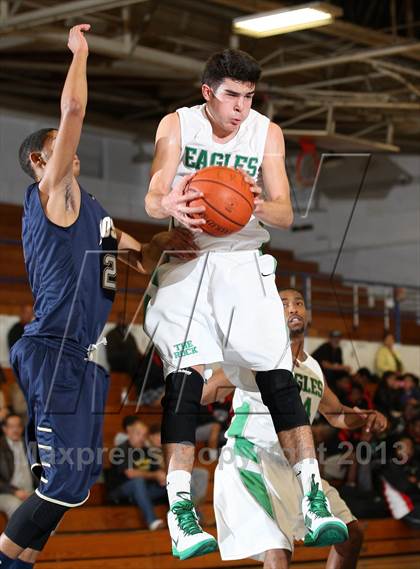 Thumbnail 2 in St. John Bosco vs. Eagle Rock (Blue Pride Classic) photogallery.