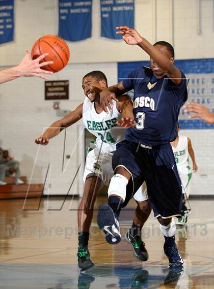 Thumbnail 2 in St. John Bosco vs. Eagle Rock (Blue Pride Classic) photogallery.