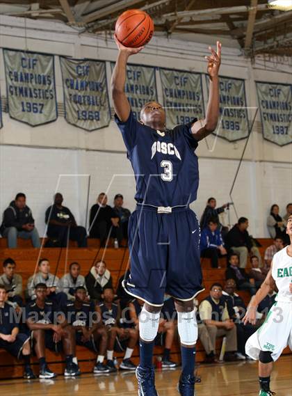 Thumbnail 1 in St. John Bosco vs. Eagle Rock (Blue Pride Classic) photogallery.