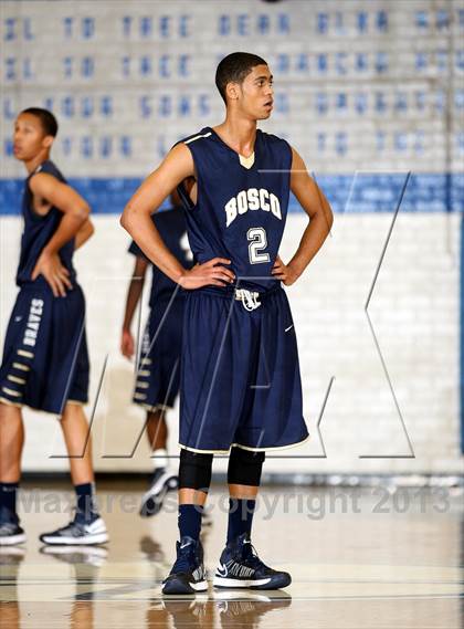Thumbnail 3 in St. John Bosco vs. Eagle Rock (Blue Pride Classic) photogallery.