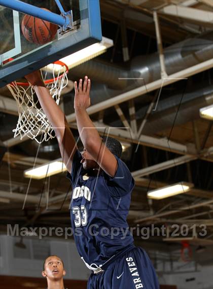 Thumbnail 3 in St. John Bosco vs. Eagle Rock (Blue Pride Classic) photogallery.