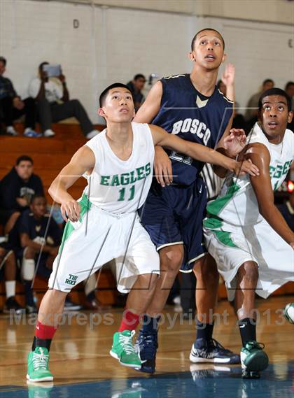 Thumbnail 3 in St. John Bosco vs. Eagle Rock (Blue Pride Classic) photogallery.