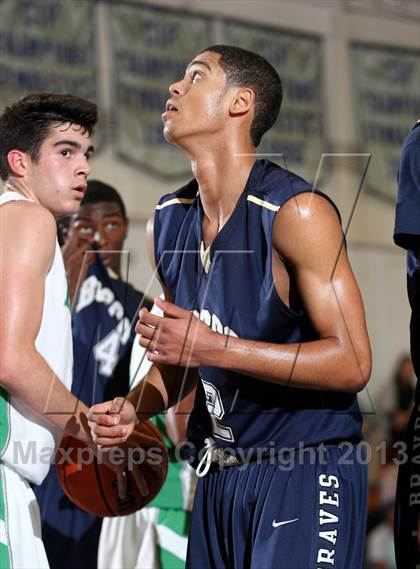 Thumbnail 3 in St. John Bosco vs. Eagle Rock (Blue Pride Classic) photogallery.