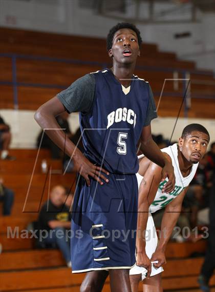 Thumbnail 2 in St. John Bosco vs. Eagle Rock (Blue Pride Classic) photogallery.