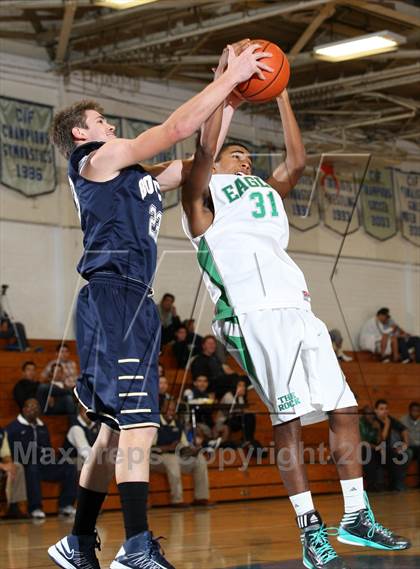 Thumbnail 3 in St. John Bosco vs. Eagle Rock (Blue Pride Classic) photogallery.